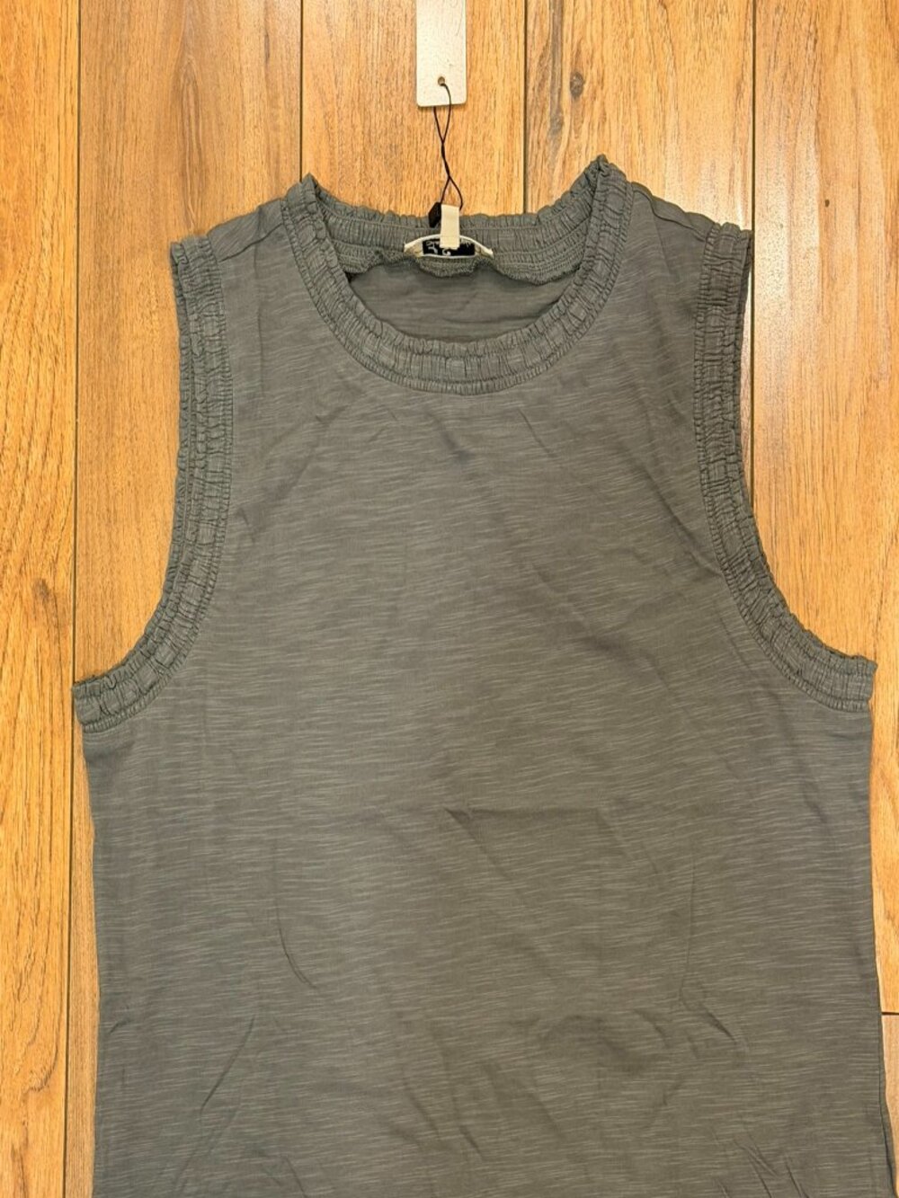 Les Serein Olive Green sleeveless shirt- size L